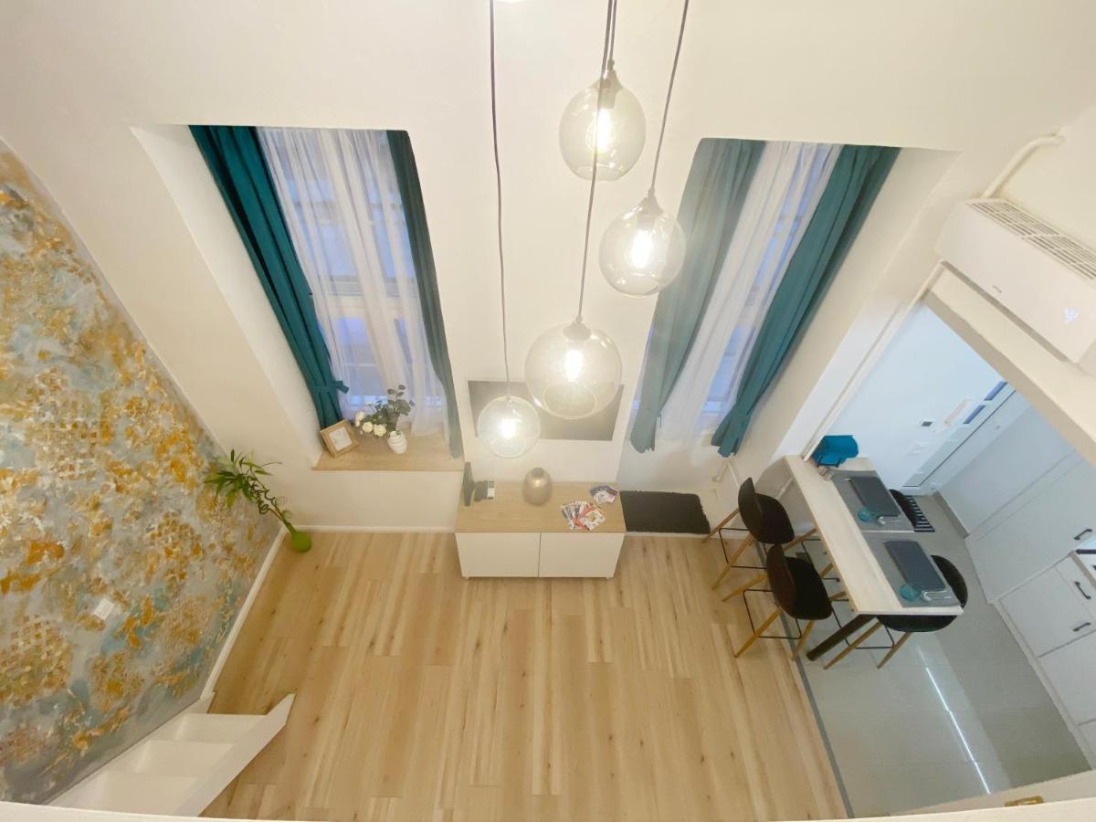 Goldart Design Apartment In The Heart Of Budapest Exteriör bild